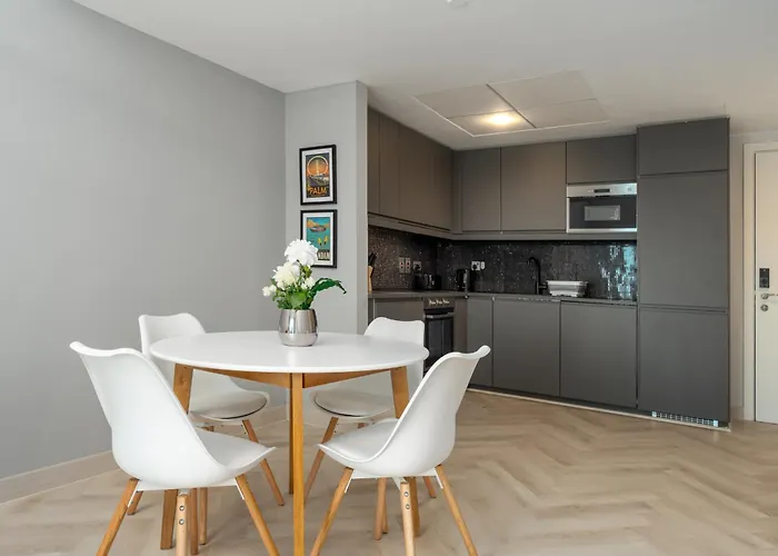 1 Bed, High Floor, 2 Minutes To Metro, Renovated