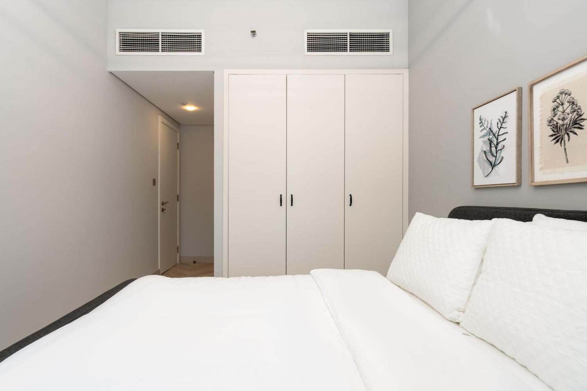 1 Bed, High Floor, 2 Minutes To Metro, Renovated